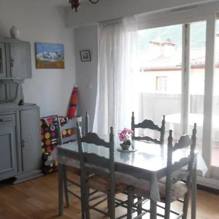 Confortable F2 Avec Terrasse Et Parking, Proche Des Cures Et Du Centre-ville D'amelie-les-bains - Fr-1-703-111 *